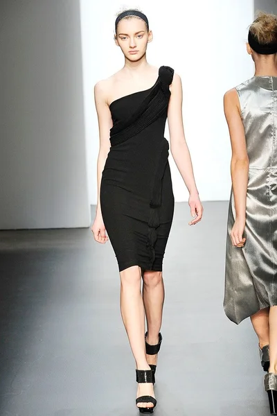 Look 28